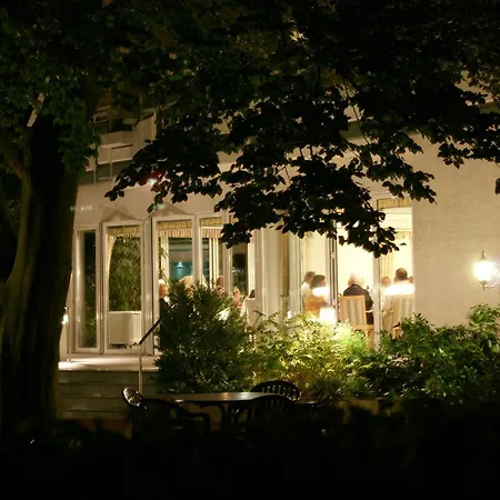 Hotel Zum Jaegerkrug 3*