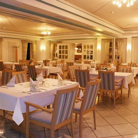 Zum Jaegerkrug Hotel 4*